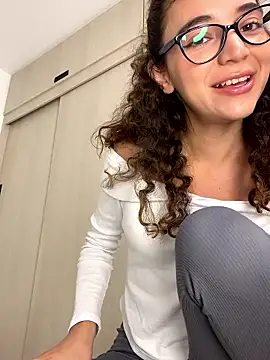 Snapshot of uniquerossie chatting on 01.15.26 uniquerossie online show from 01.15.26