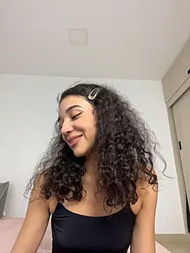Snapshot of uniquerossie chatting on 02.21.26 uniquerossie online show from 02.21.26