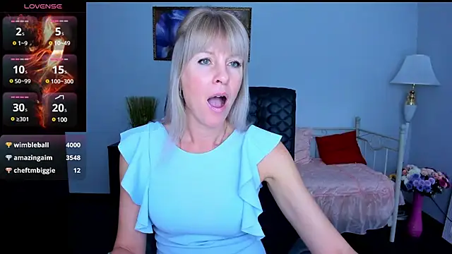 Snapshot of Anita_Tayson chatting on 12.11.24 Anita Tayson online show from 12.11.24