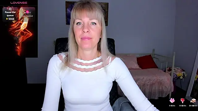 Snapshot of Anita_Tayson chatting on 02.04.25 Anita Tayson online show from 02.04.25