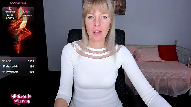 Snapshot of Anita_Tayson chatting on 02.08.25 Anita Tayson online show from 02.08.25