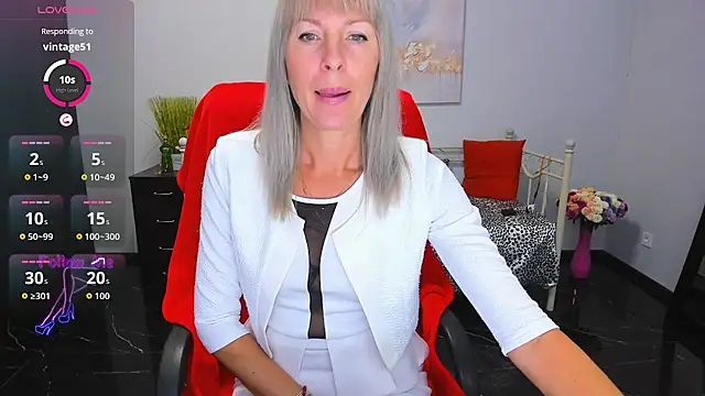 Snapshot of Anita_Tayson chatting on 09.16.25 Anita Tayson online show from 09.16.25