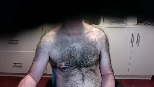 Snapshot of spanishairy chatting on 10.14.25 spanishairy online show from 10.14.25