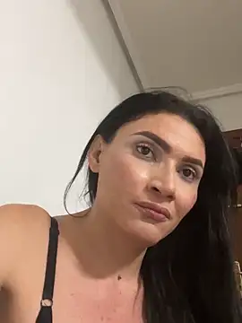 Snapshot of KimberllySaeez chatting on 10.11.25 KimberllySaeez online show from 10.11.25