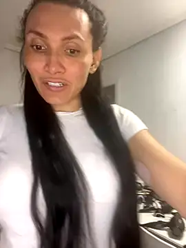 Snapshot of KimberllySaeez chatting on 10.12.25 KimberllySaeez online show from 10.12.25