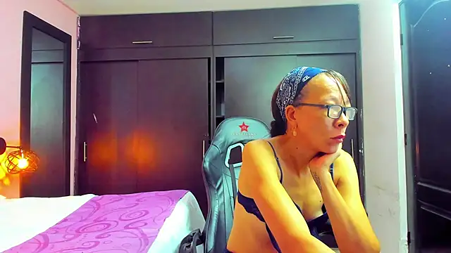 daniela xue online show from 03.15.25