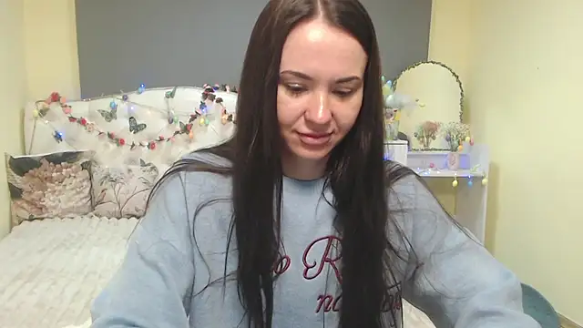 KaraCriegs online show from 04.13.26