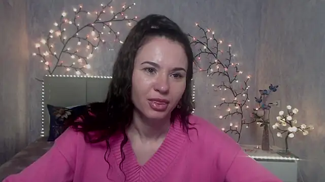 KaraCriegs online show from 04.15.26