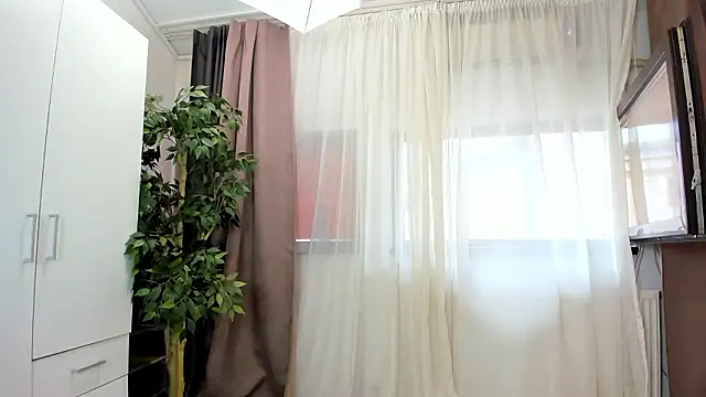 OliviaRimes online show from 12.08.24