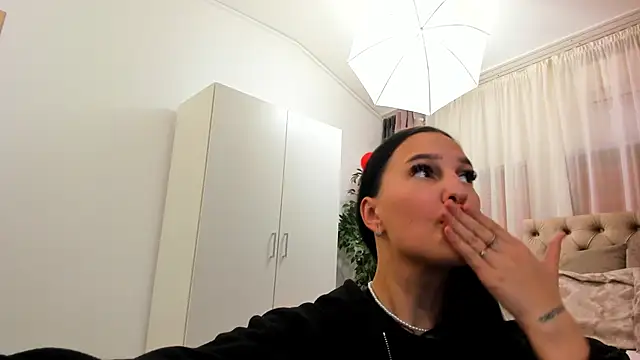 OliviaRimes online show from 02.20.25