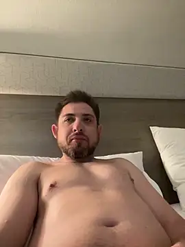 Snapshot of caliguy37 chatting on 02.18.25 caliguy37 online show from 02.18.25