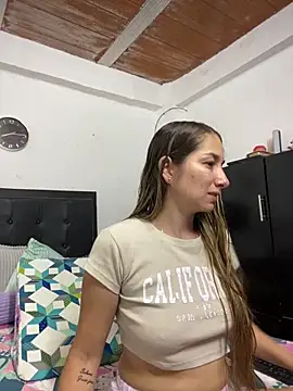 Snapshot of Iris_love18 chatting on 02.28.25 Iris love18 online show from 02.28.25