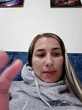 Snapshot of Iris_love18 chatting on 03.25.26 Iris love18 online show from 03.25.26