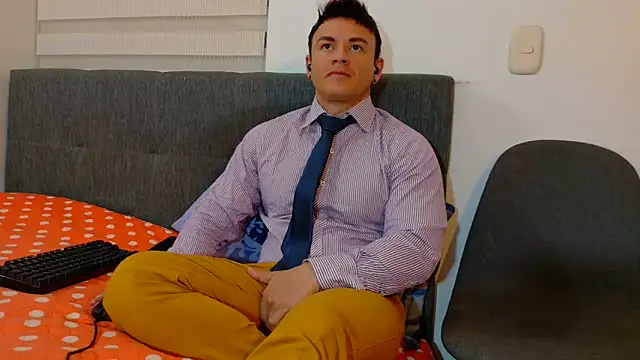 Snapshot of MarksMuscle chatting on 09.13.25 MarksMuscle online show from 09.13.25