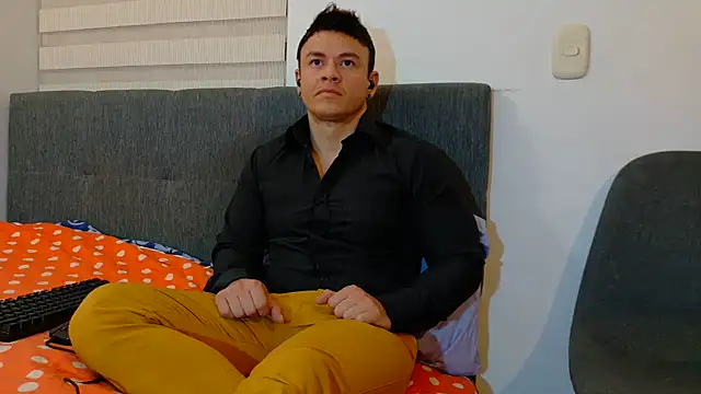 Snapshot of MarksMuscle chatting on 09.15.25 MarksMuscle online show from 09.15.25