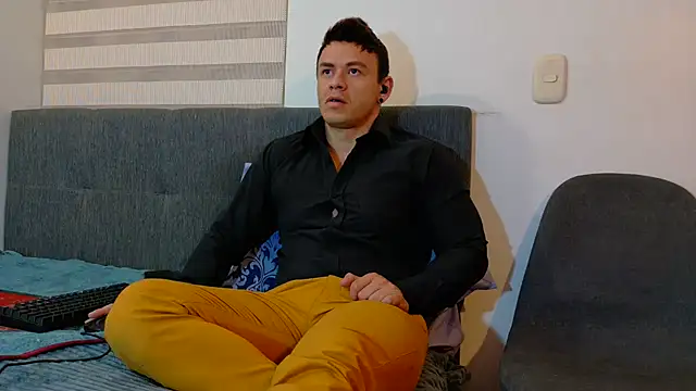 Snapshot of MarksMuscle chatting on 10.12.25 MarksMuscle online show from 10.12.25