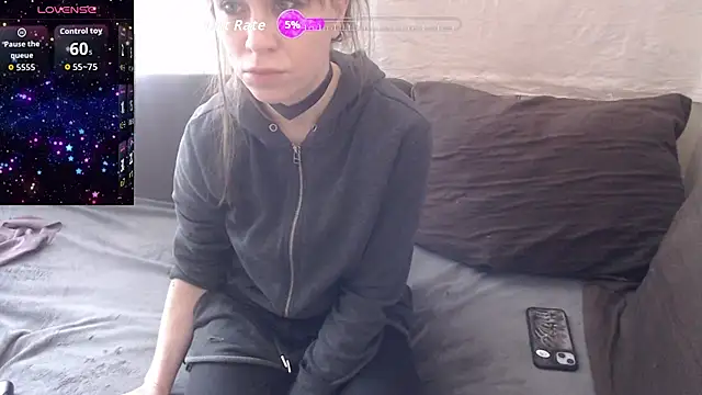 Snapshot of GinaAngelina chatting on 04.21.26 GinaAngelina online show from 04.21.26