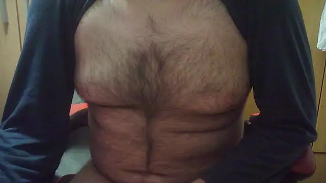 Snapshot of Javier_bear chatting on 02.01.25 Javier bear online show from 02.01.25