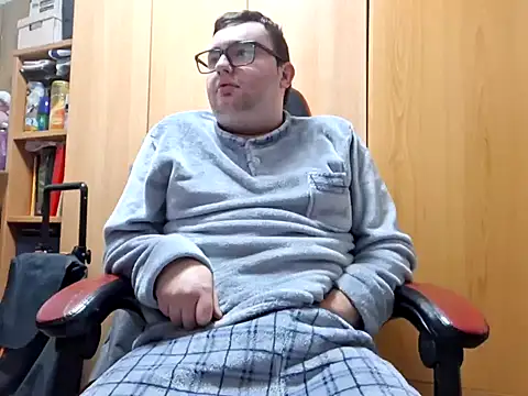 Snapshot of Javier_bear chatting on 02.07.25 Javier bear online show from 02.07.25