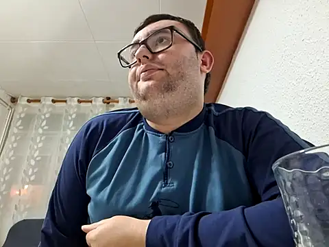 Snapshot of Javier_bear chatting on 02.10.25 Javier bear online show from 02.10.25