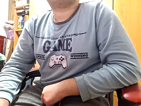Snapshot of Javier_bear chatting on 03.05.25 Javier bear online show from 03.05.25