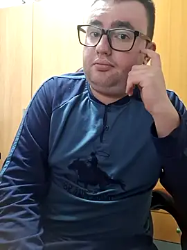 Snapshot of Javier_bear chatting on 03.18.25 Javier bear online show from 03.18.25