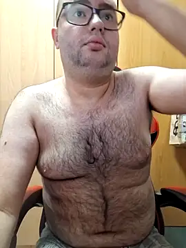 Snapshot of Javier_bear chatting on 10.06.25 Javier bear online show from 10.06.25