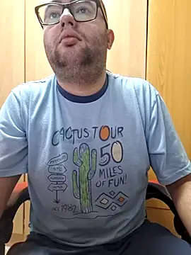 Snapshot of Javier_bear chatting on 10.12.25 Javier bear online show from 10.12.25