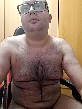 Snapshot of Javier_bear chatting on 10.19.25 Javier bear online show from 10.19.25