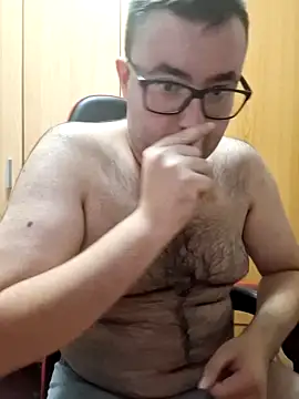Snapshot of Javier_bear chatting on 10.20.25 Javier bear online show from 10.20.25