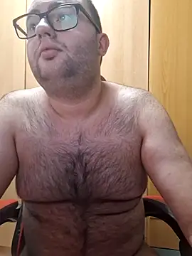 Snapshot of Javier_bear chatting on 10.24.25 Javier bear online show from 10.24.25
