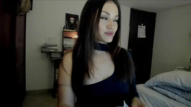Snapshot of Lucyerobbie chatting on 05.10.26 Lucyerobbie online show from 05.10.26