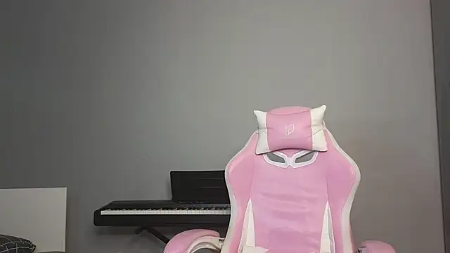 mollymila online show from 02.25.25