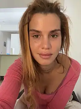 EmiliaCatalina online show from 11.08.25