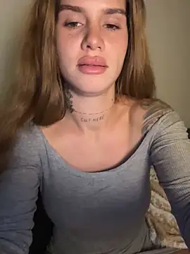 EmiliaCatalina online show from 04.06.26