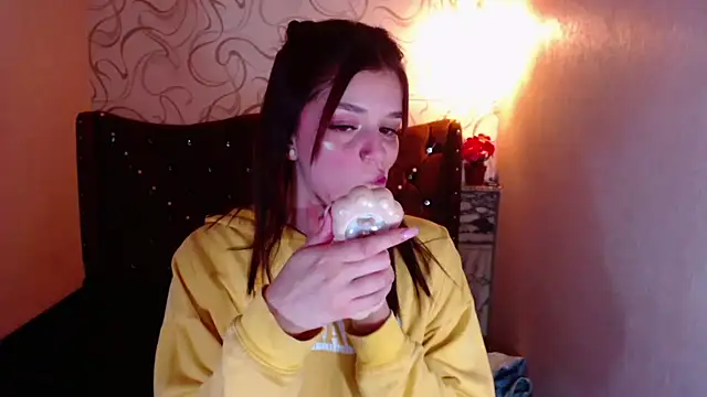 Snapshot of LiaHarryis chatting on 02.25.25 LiaHarryis online show from 02.25.25