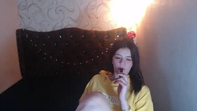 Snapshot of LiaHarryis chatting on 03.05.25 LiaHarryis online show from 03.05.25