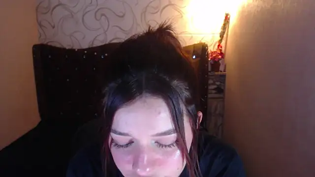 Snapshot of LiaHarryis chatting on 03.15.25 LiaHarryis online show from 03.15.25