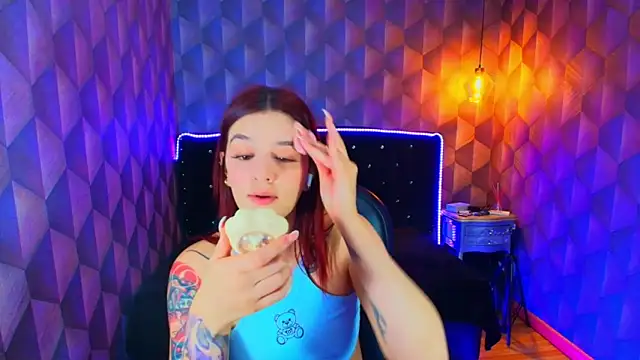 Snapshot of LiaHarryis chatting on 09.11.25 LiaHarryis online show from 09.11.25