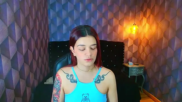 Snapshot of LiaHarryis chatting on 10.11.25 LiaHarryis online show from 10.11.25