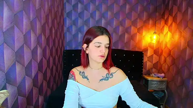 Snapshot of LiaHarryis chatting on 10.28.25 LiaHarryis online show from 10.28.25