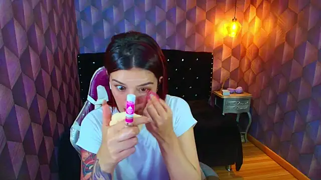 Snapshot of LiaHarryis chatting on 11.06.25 LiaHarryis online show from 11.06.25