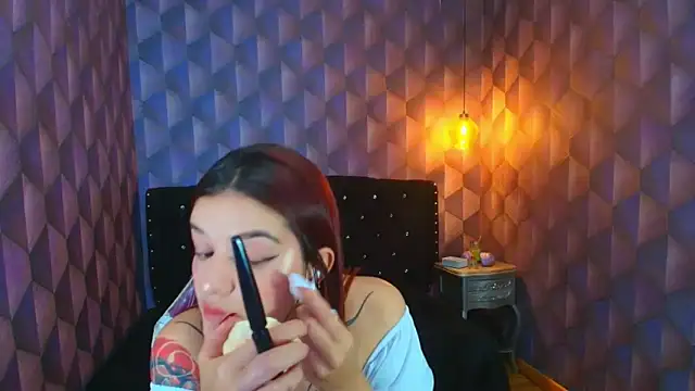 Snapshot of LiaHarryis chatting on 11.13.25 LiaHarryis online show from 11.13.25