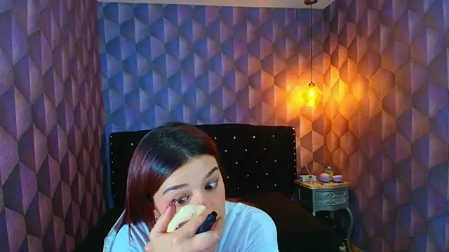 Snapshot of LiaHarryis chatting on 11.18.25 LiaHarryis online show from 11.18.25