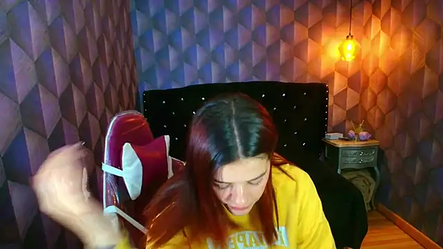 Snapshot of LiaHarryis chatting on 11.28.25 LiaHarryis online show from 11.28.25