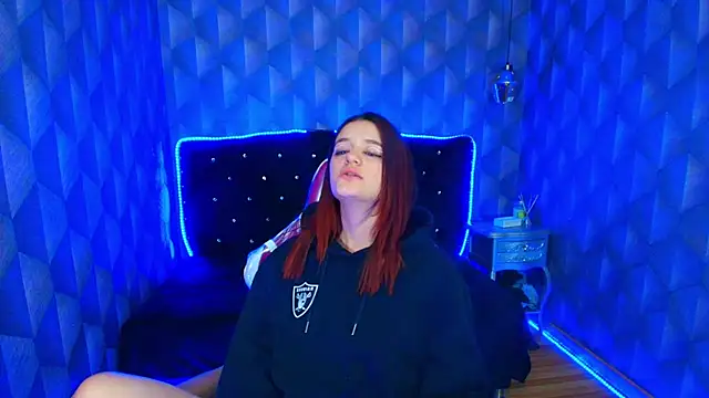 Snapshot of LiaHarryis chatting on 11.30.25 LiaHarryis online show from 11.30.25