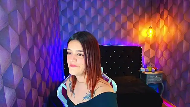 Snapshot of LiaHarryis chatting on 12.19.25 LiaHarryis online show from 12.19.25