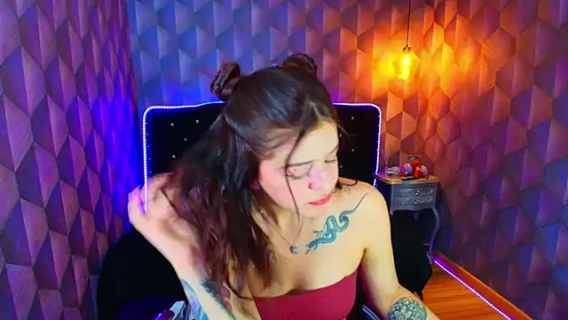 Snapshot of LiaHarryis chatting on 02.14.26 LiaHarryis online show from 02.14.26