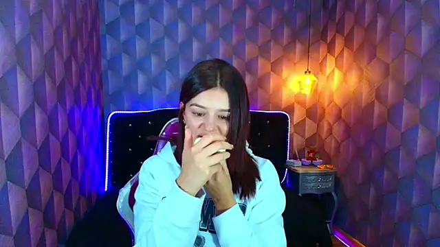 Snapshot of LiaHarryis chatting on 02.17.26 LiaHarryis online show from 02.17.26