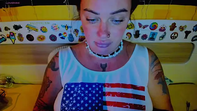 EllieOz online show from 09.11.25